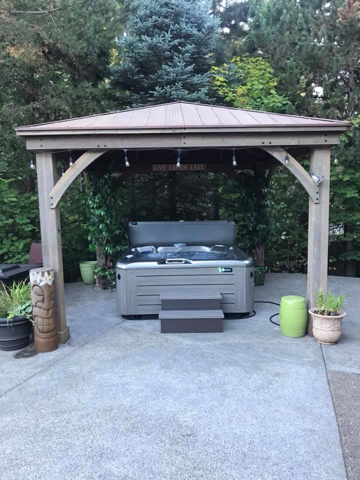 outdoor hot tub